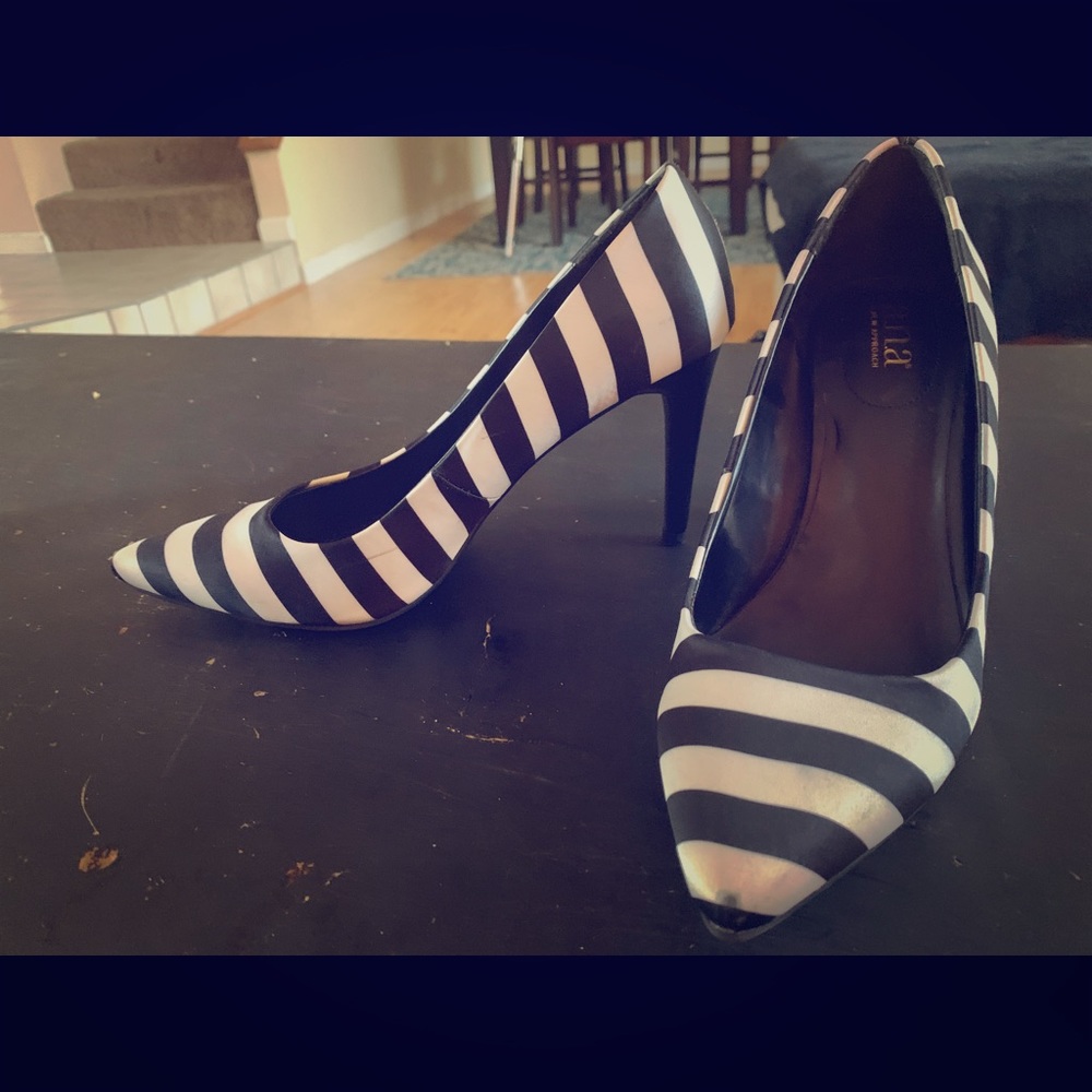 Size 9 1/2 Anna striped heels